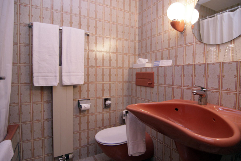 Bathroom 5