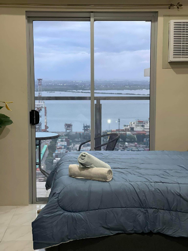 Sea View Balcony Apartment, Sunvida Tower, Cebu City