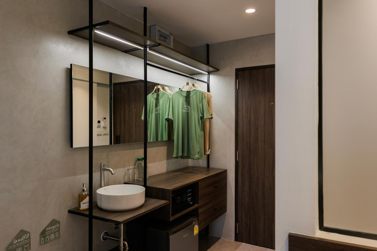 Bathroom 9