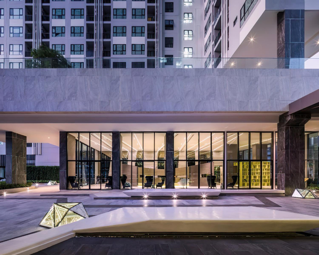 Exterior & Views 1, Amazing Centrally Located Condo With Infinity Pool, Pattaya