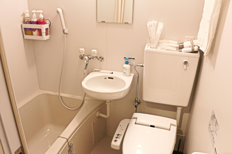 Bathroom 26