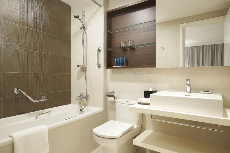 Bathroom 18