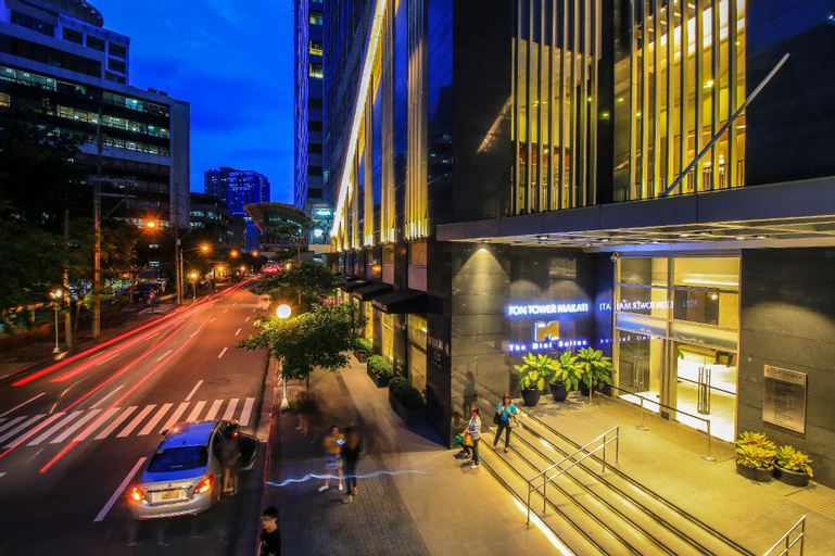 Exterior & Views 24