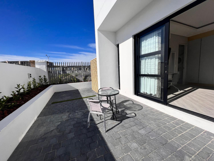 Others 4, Villa Grace, City of Cape Town