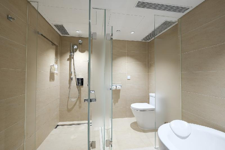 Bathroom 10