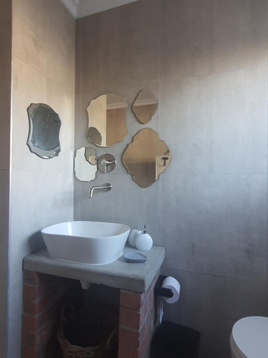 Bathroom 4, Spindrift, Eden