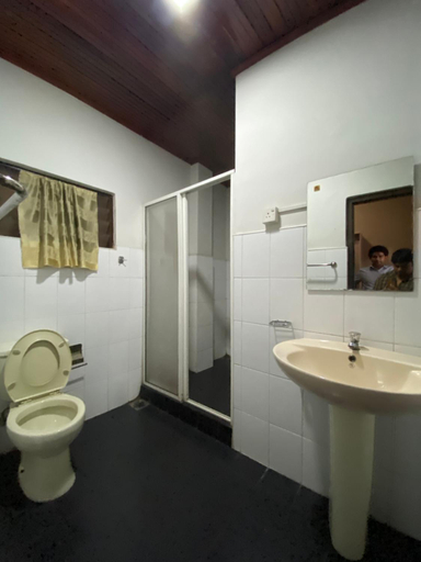 Bathroom 3, Kandy City Mission, K.F.G. & G. Korale