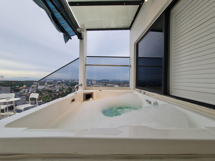 ATTIC✦SANTORINI Private Pool Luxury FamilySuite#36, Malacca City