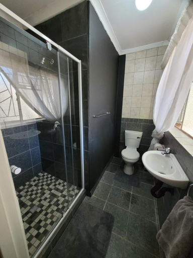 Bathroom 2, 29B Zebra Street - InHimwe Guesthouse, Capricorn