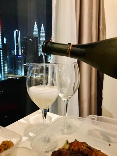 Food & Drinks, Expressionz Professional Suites by AURORA SUMMER SUITES, Kuala Lumpur