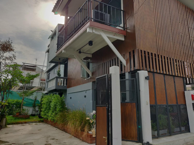 THE HOG, Thon Buri