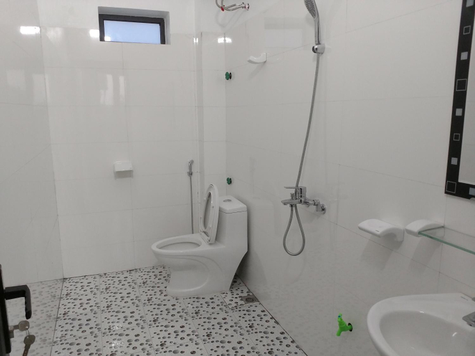 Bathroom 3, Tuyet's Homestay, Hoa Lư
