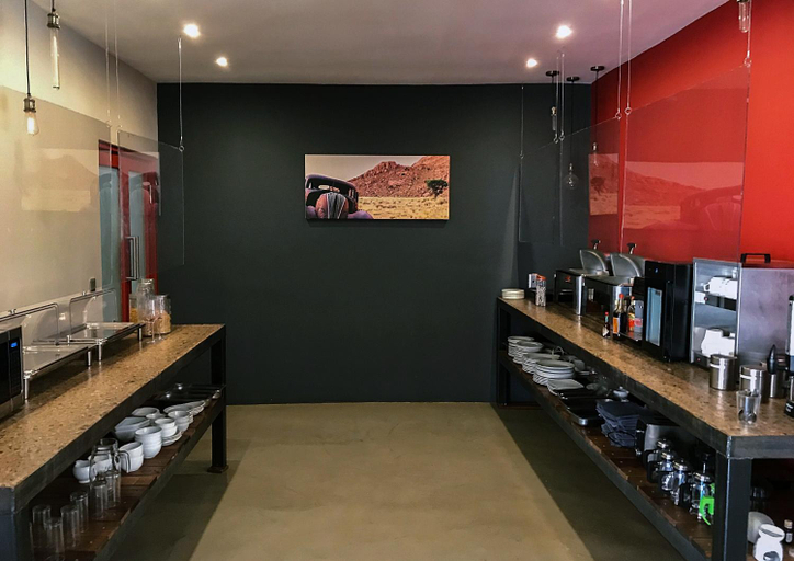 Food & Drinks 4, Doors Inn (The), Waterberg
