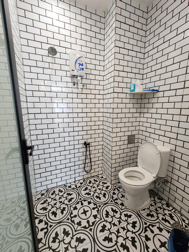 Bathroom 14