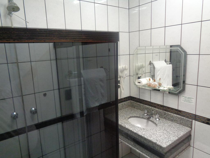 Bathroom 4, Rio Claro Plaza Hotel, Rio Claro