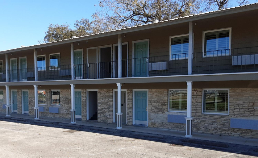 Horseshoe Riverside Lodge, Comal