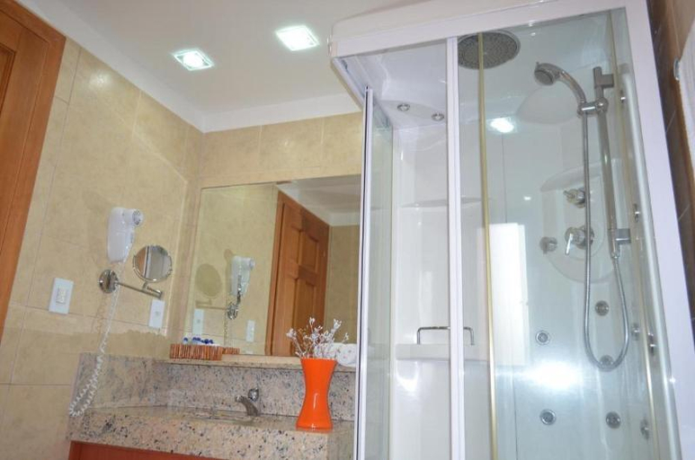 Bathroom 4