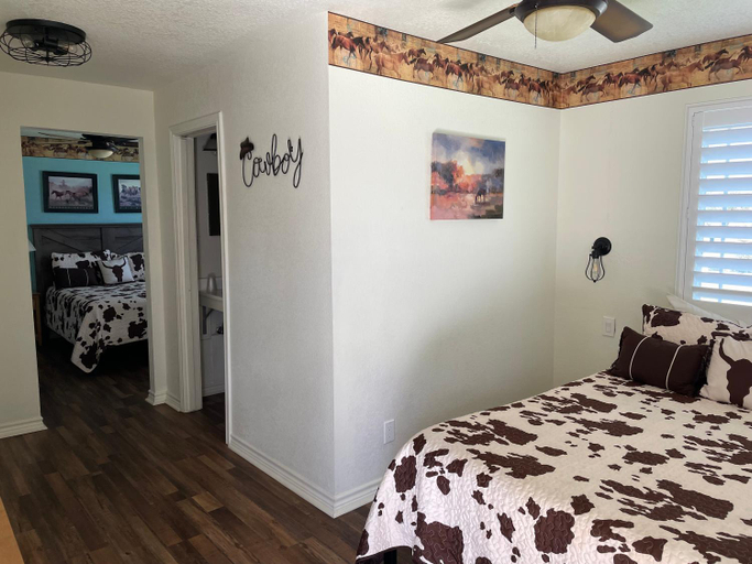 Bedroom 2, Horseshoe Riverside Lodge, Comal