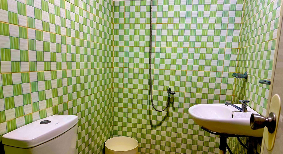 Bathroom 4, Rozay Travellers Inn, Kabankalan City