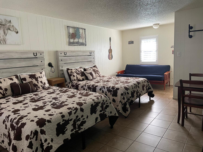 Bedroom 2, Horseshoe Riverside Lodge, Comal