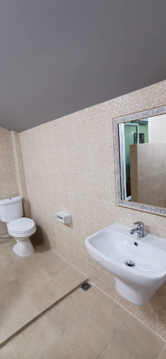 Bathroom 4, Schinn Tumnon & Homestay, Muang Phayao