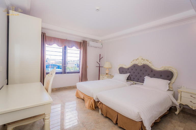 Bedroom 12