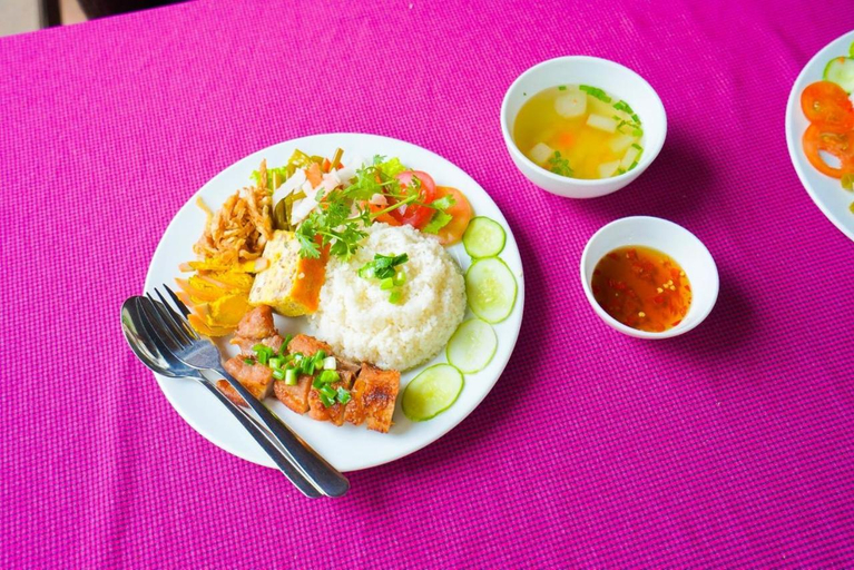 Food & Drinks 4, Hoa Binh 2 Hotel, Long Xuyen Township