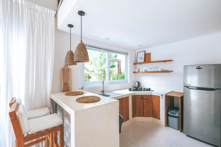Others 2, 2BR Sun&Moon Pool Villa, Walk to Cafes, Near Beach, Badung