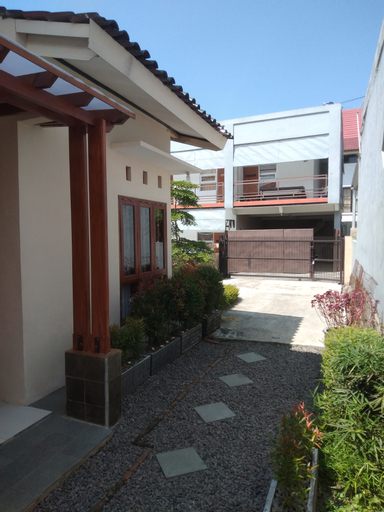 Exterior 16