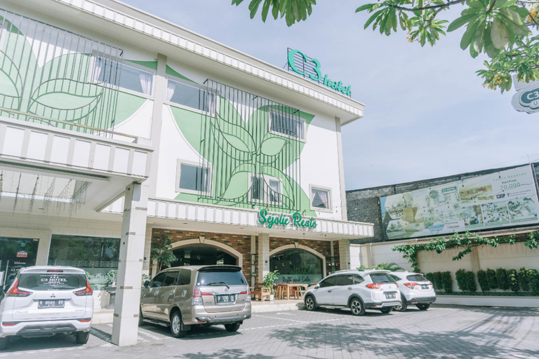 Exterior 3