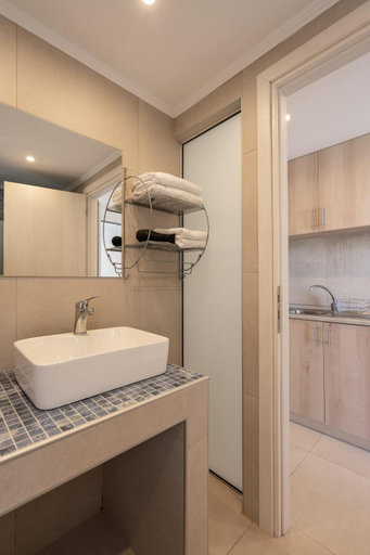 Bathroom 3, Bivalvia Studios, South Aegean