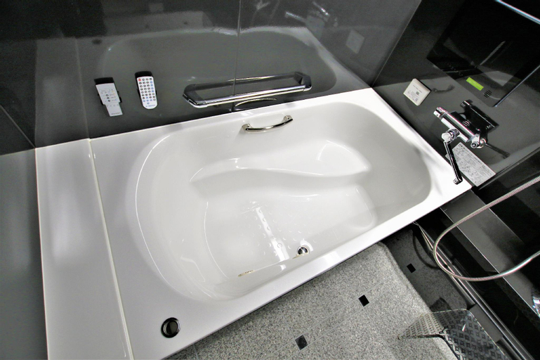 Bathroom 12