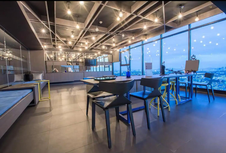 Food & Drinks 5, Amazing Centrally Located Condo With Infinity Pool, Pattaya