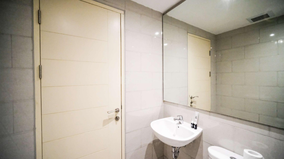 Bedroom 3, Clean 2BR Anderson Supermall Mansion By Travelio, Surabaya