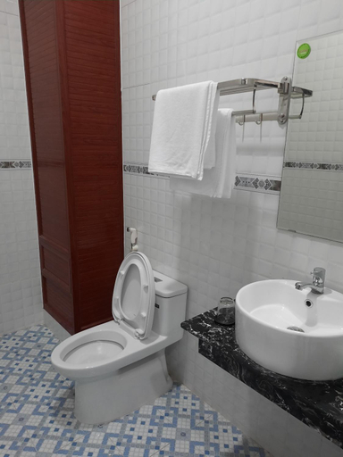 Bathroom 5, Hotel Sen Viet Bac Lieu, Bạc Liêu