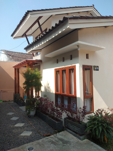 Exterior 15