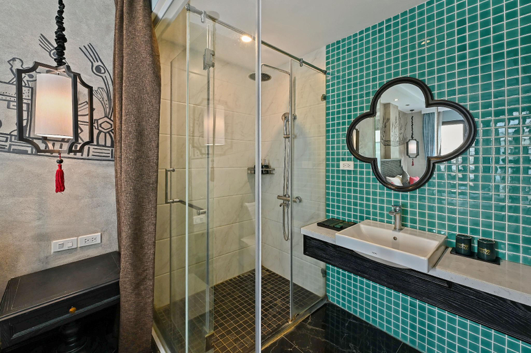 Bathroom 7