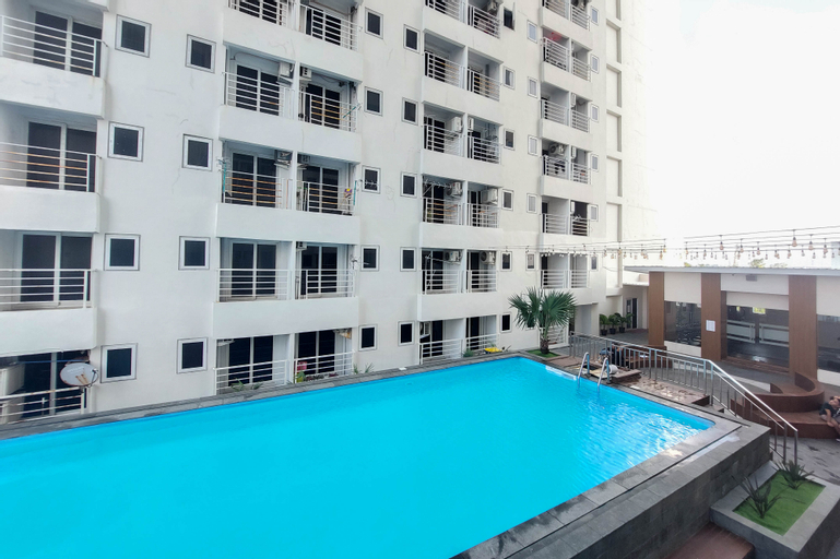 Swimming Pool 13