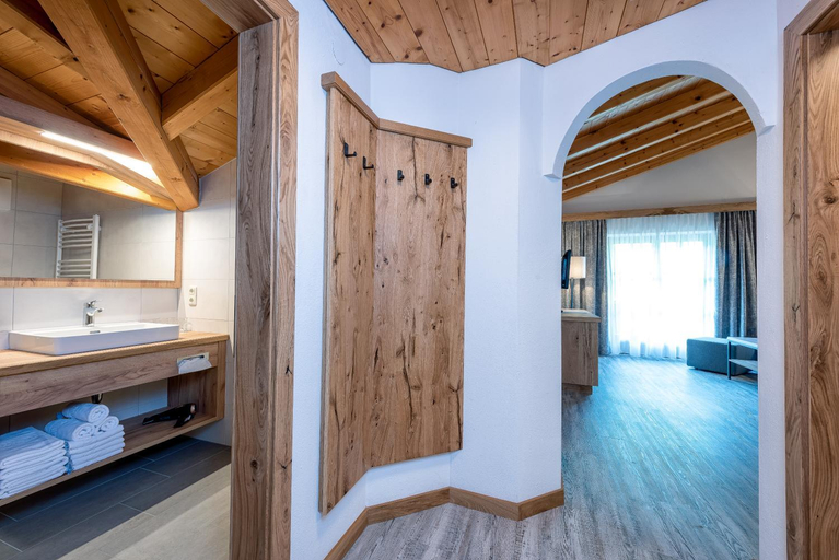 Bathroom 3, Das Stoaberg, Zell am See