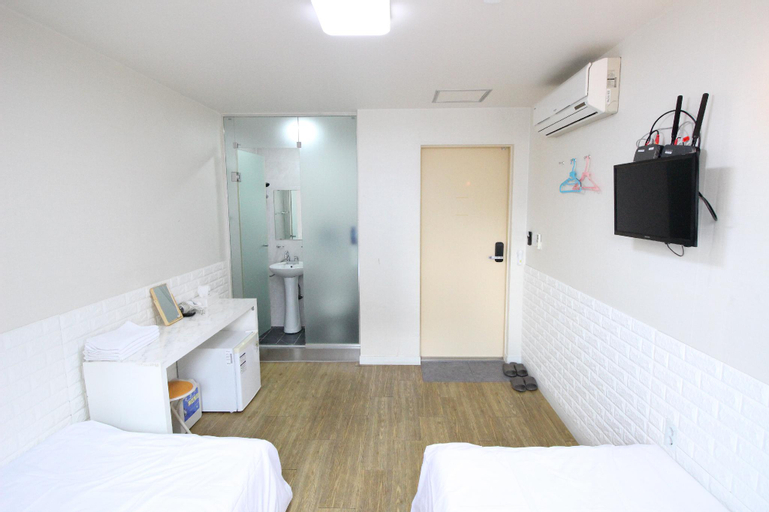 Bedroom 22