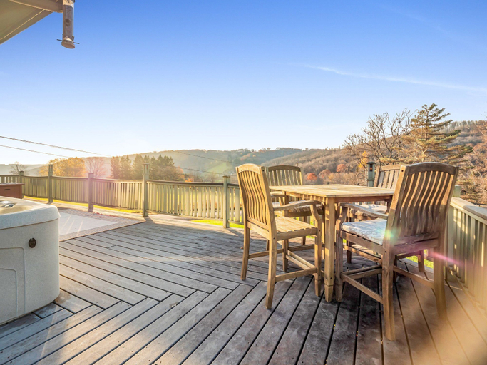 The Eagles Nest, Cattaraugus