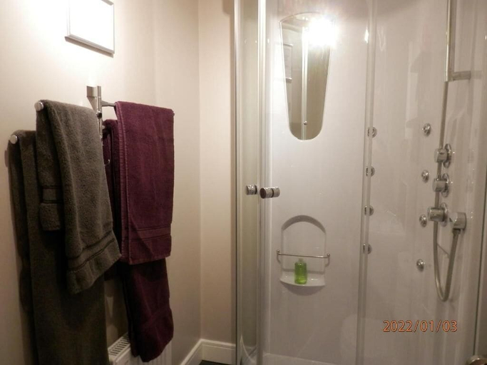 Bathroom 3, Middle House Bed and Breakfast, Warwickshire