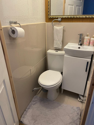 Others 3, ROOM with SHOWER, TOILET and KITCHENETTE, Kent