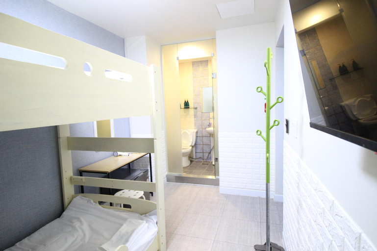 Bedroom 29