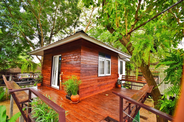 Exterior 5