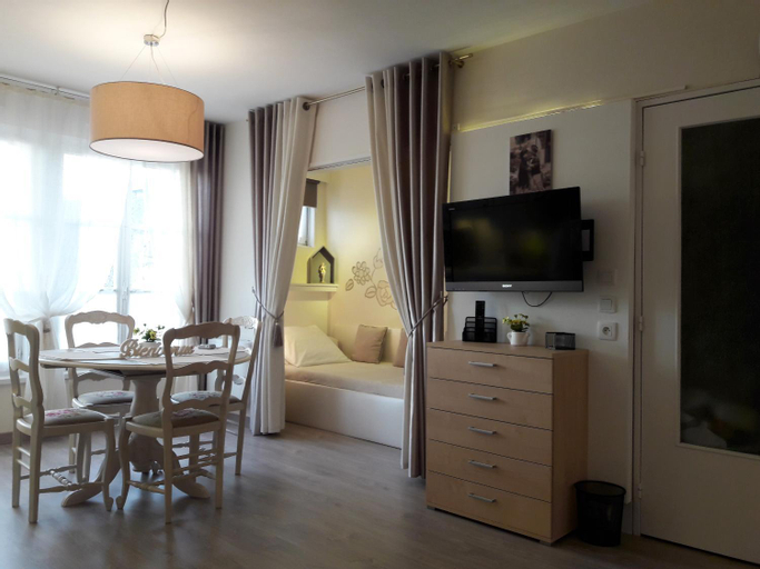 Bedroom 2, Chic En Ville, Moselle