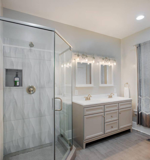 Bathroom 2, Huge 5 bed, 5 bath in Historic Downtown Savannah, Chatham