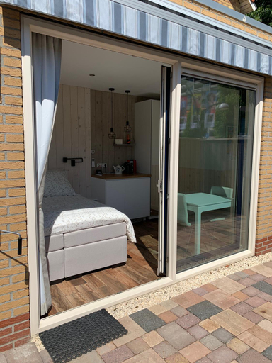 Others 3, B&B Diemerplein, Diemen