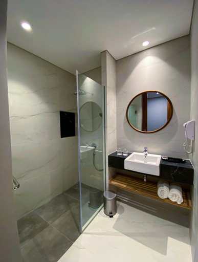 Bathroom 11