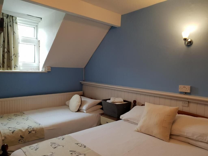 Bedroom 3, Meadows Way Guest House, Staffordshire